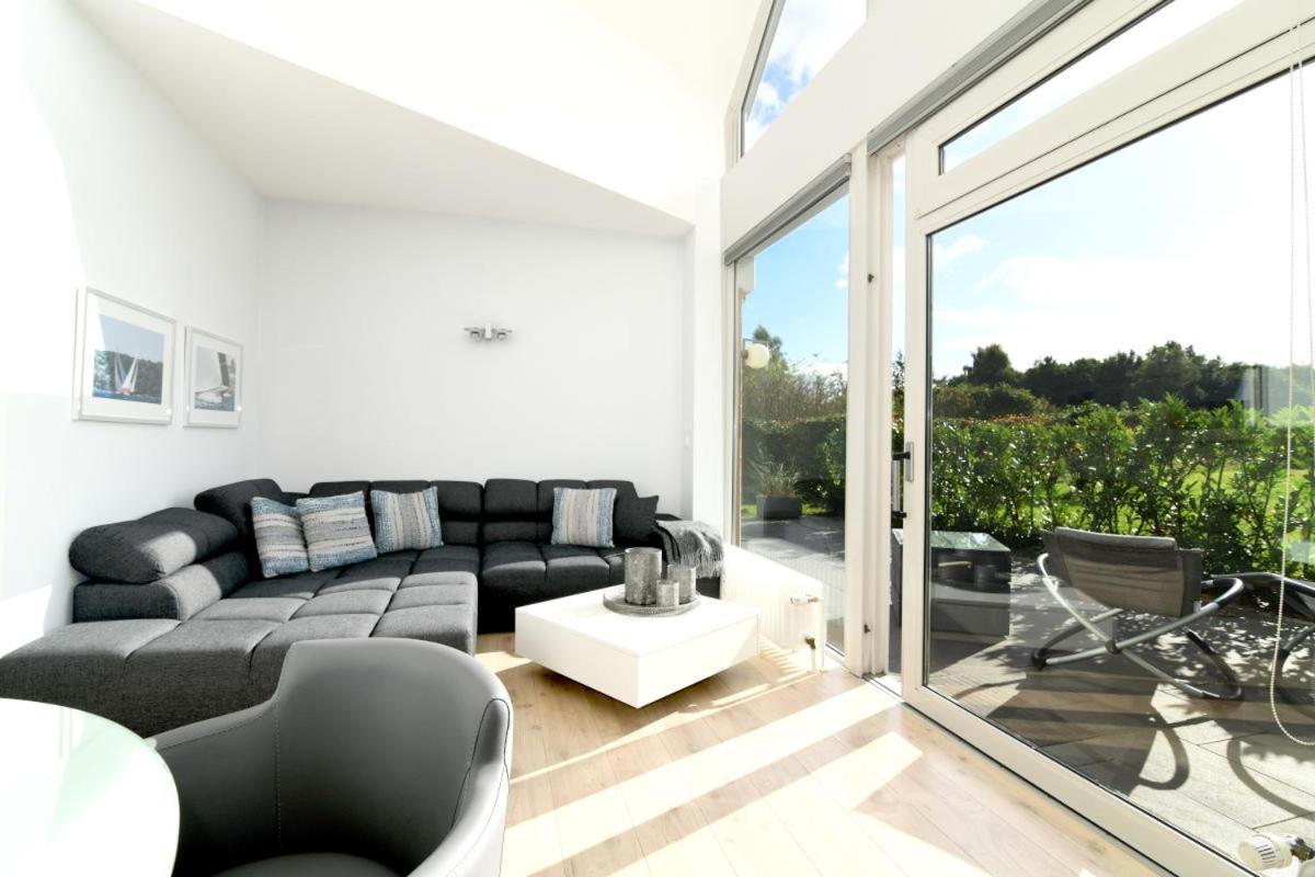 Exklusives Ferienhaus Mit Schwimmbad Und Sauna 그로미츠 외부 사진